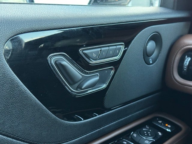 2022 Lincoln Aviator Reserve Special w/ Heated Steering Wheel + Trailer Tow Pac