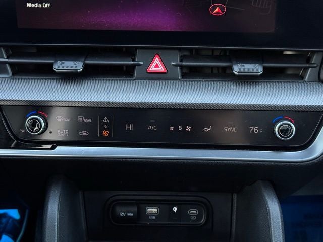 2024 Kia Sportage SX-Prestige w/ Power Moonroof + Heated Steering Wheel