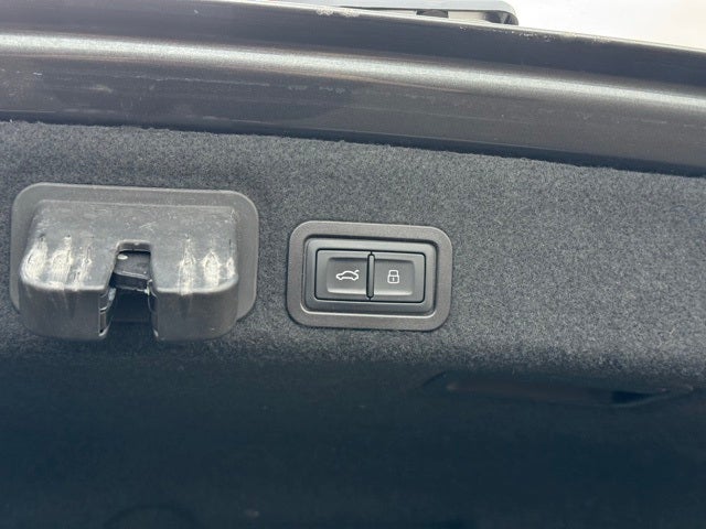 2016 Audi S6 4.0T Prestige Quattro w/ Top View Camera System + Heated Steerin