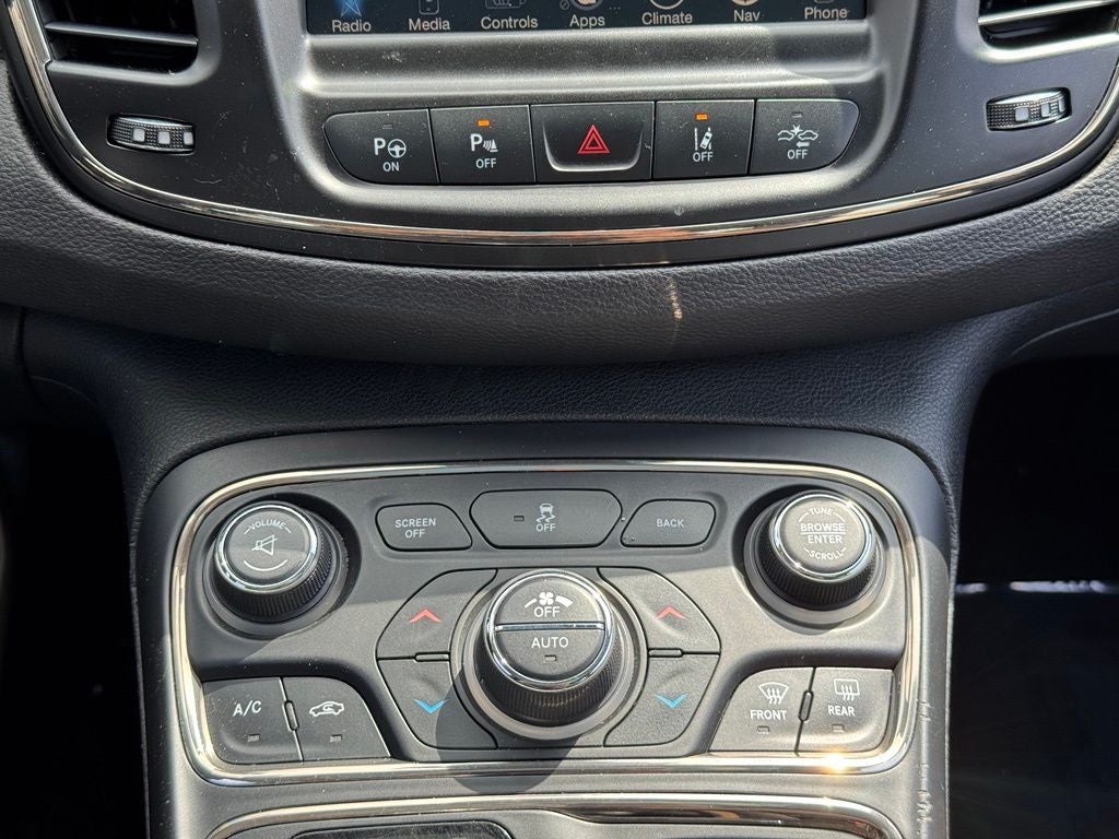 2015 Chrysler 200 C