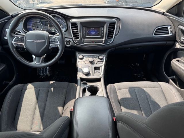 2017 Chrysler 200 LX
