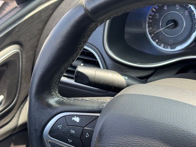 2017 Chrysler 200 LX