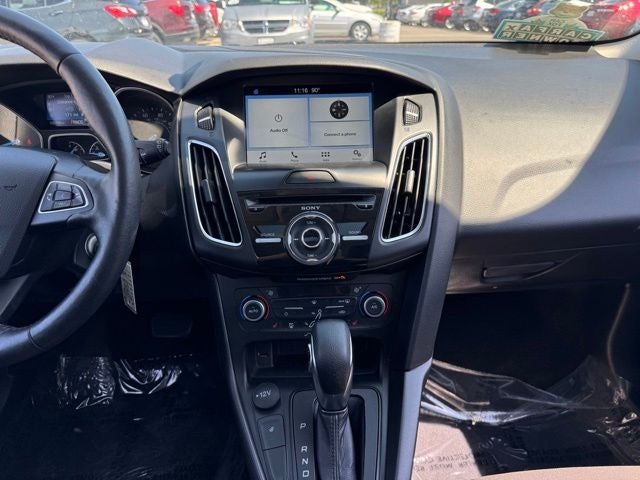 Used 2018 Ford Focus SEL with VIN 1FADP3M22JL293187 for sale in Rochester, Minnesota
