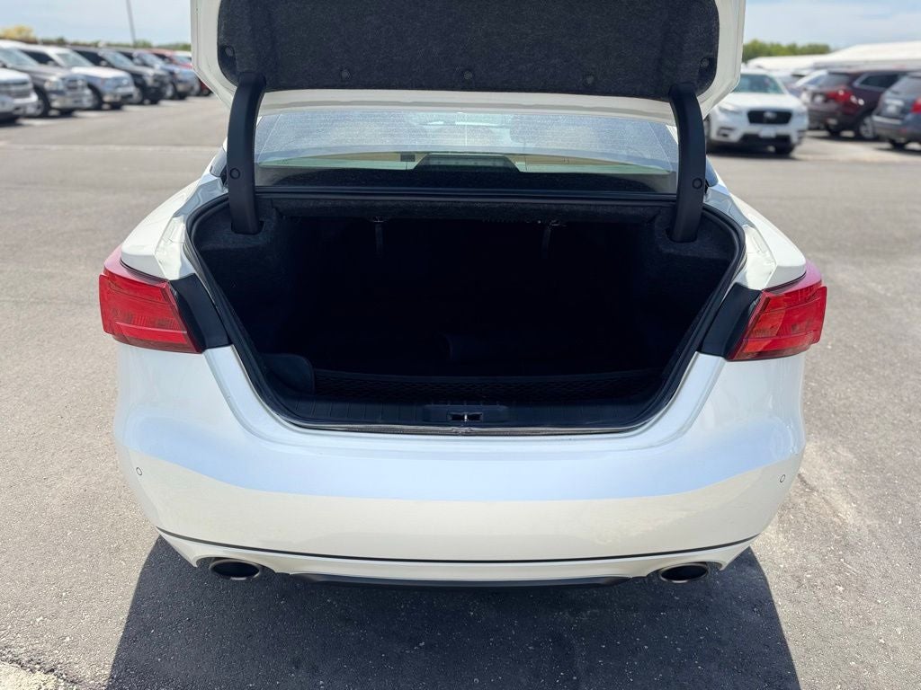 2016 Nissan Maxima SR