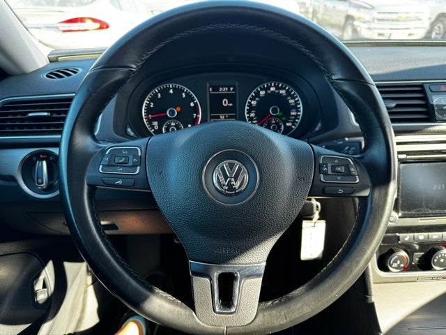 2014 Volkswagen Passat 1.8T SE