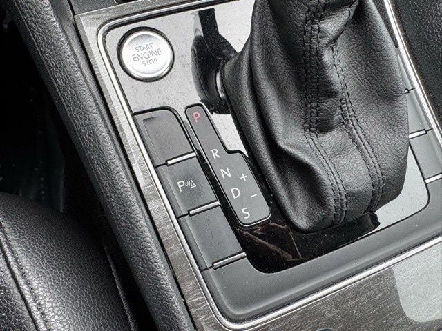 2017 Volkswagen Passat 1.8T SE w/Technology