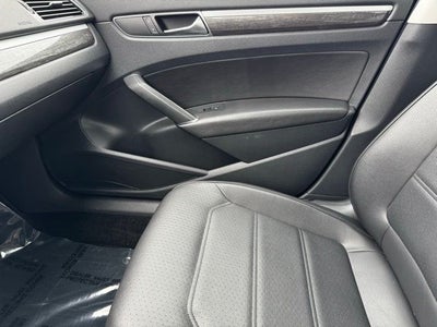 2017 Volkswagen Passat 1.8T SE w/Technology