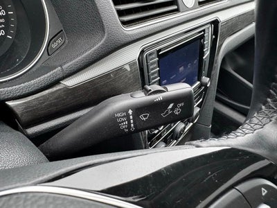 2017 Volkswagen Passat 1.8T SE w/Technology