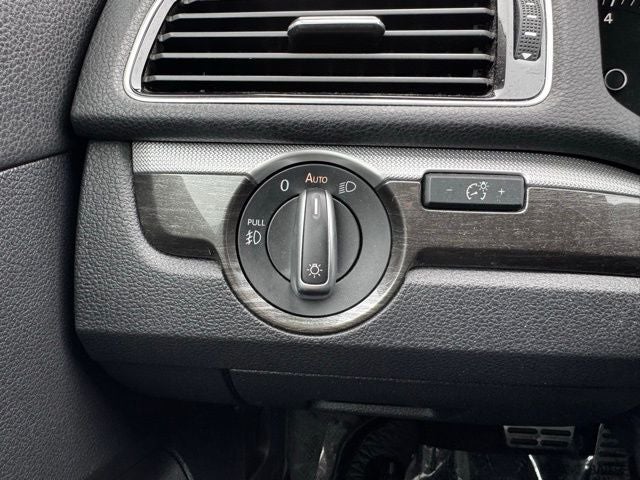 2017 Volkswagen Passat 1.8T SE w/Technology