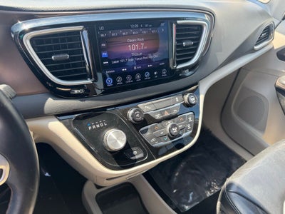 2017 Chrysler Pacifica Touring L