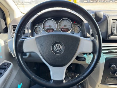 2010 Volkswagen Routan SE