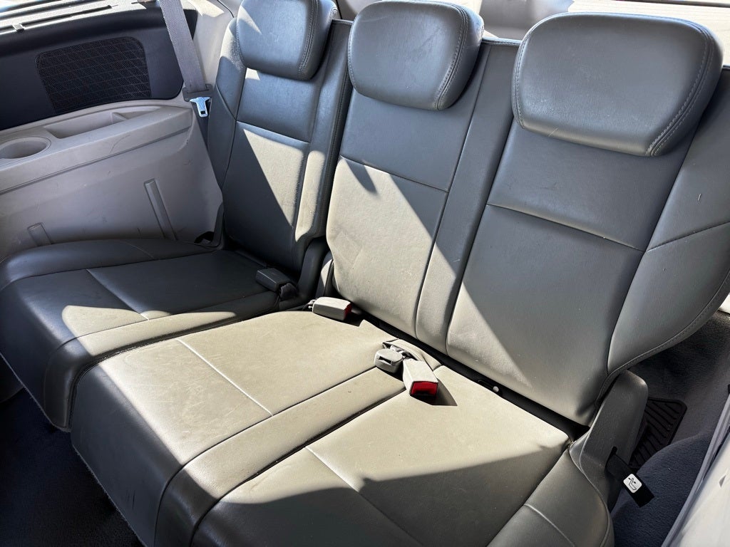 2010 Volkswagen Routan SE