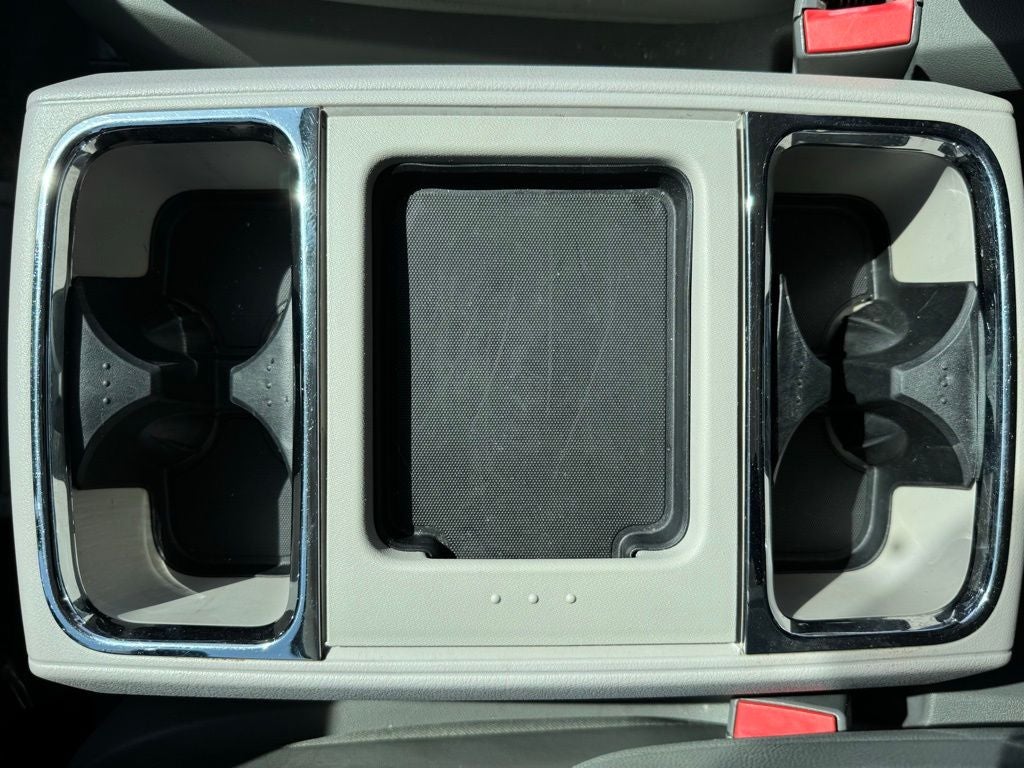 2010 Volkswagen Routan SEL