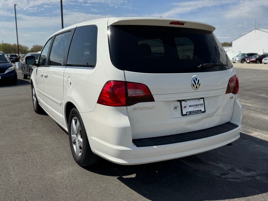 2010 Volkswagen Routan SEL