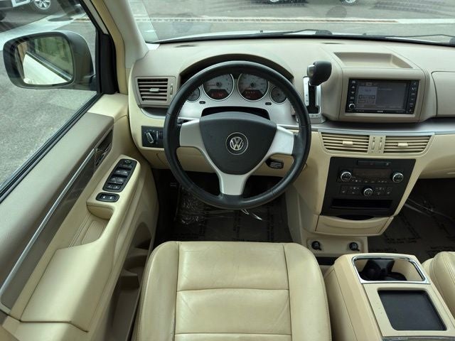 2010 Volkswagen Routan SEL