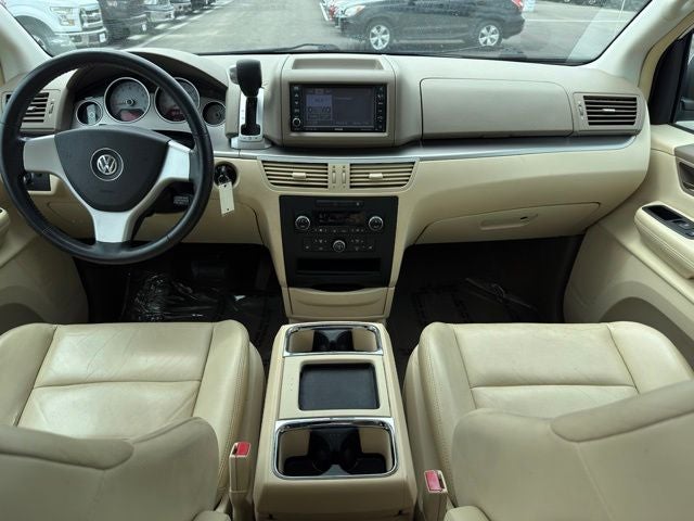 2010 Volkswagen Routan SEL