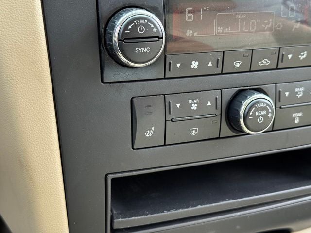 2010 Volkswagen Routan SEL