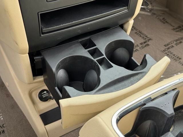 2010 Volkswagen Routan SEL