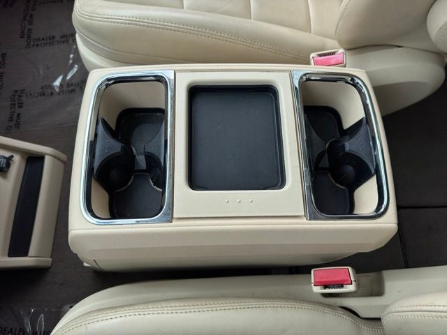 2010 Volkswagen Routan SEL