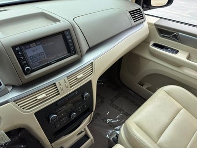2010 Volkswagen Routan SEL