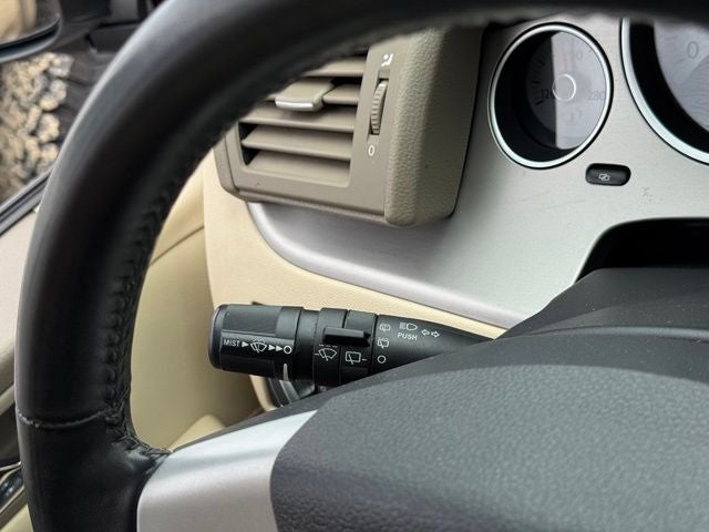 2010 Volkswagen Routan SEL