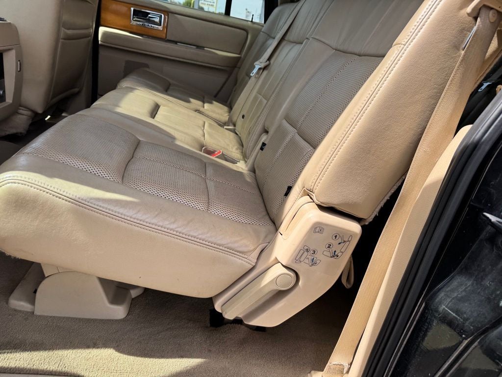 2010 Lincoln Navigator L Base