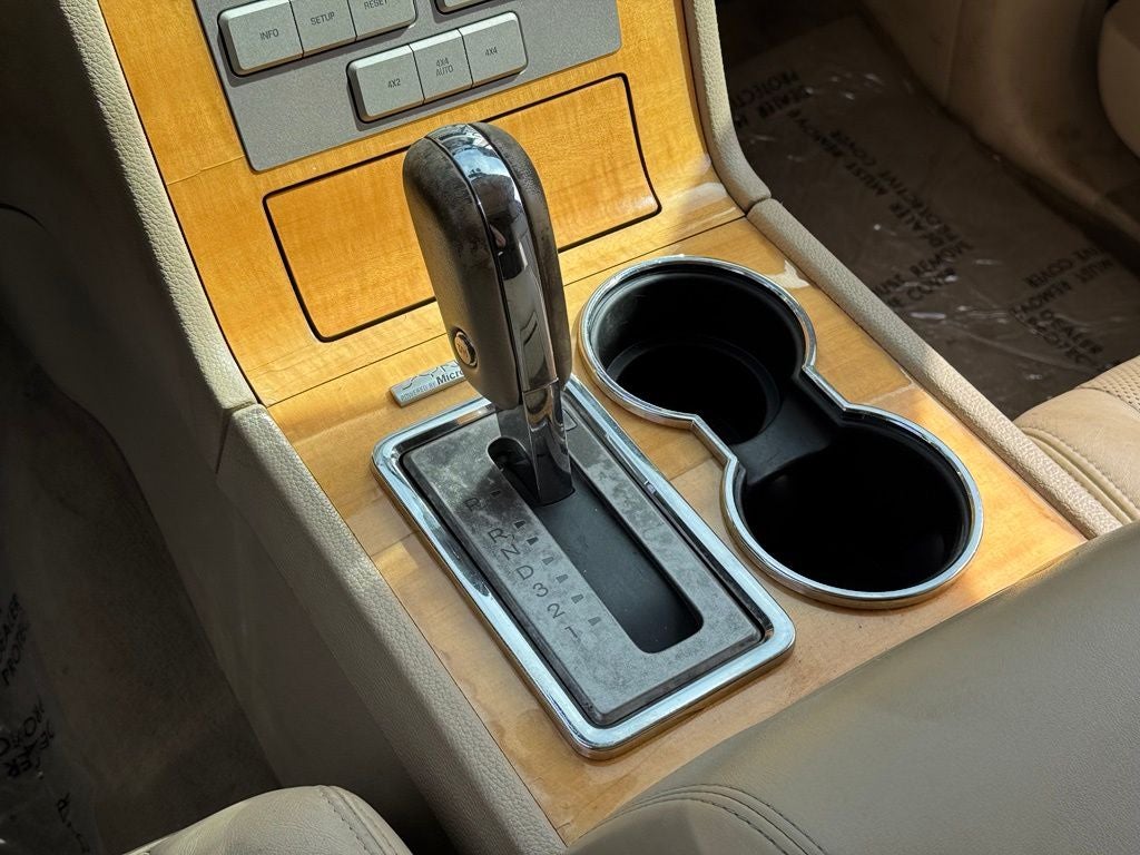 2010 Lincoln Navigator L Base