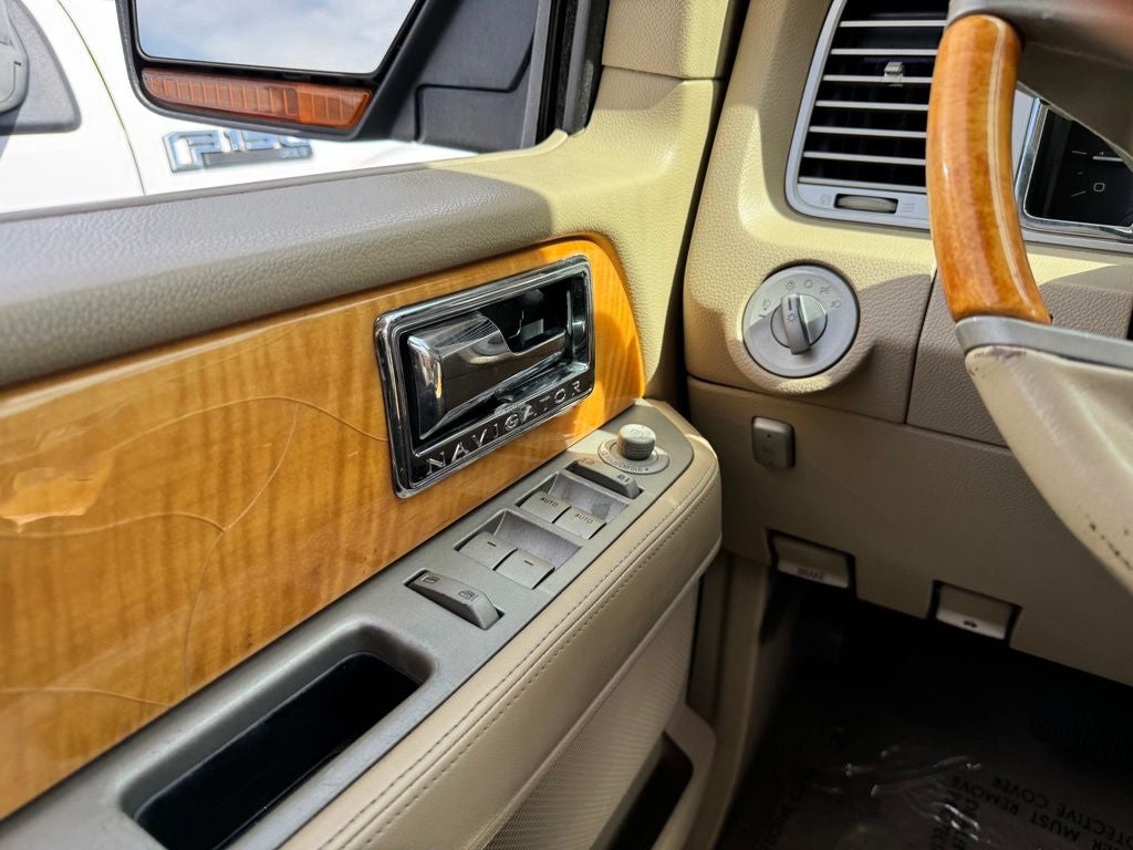2010 Lincoln Navigator L Base