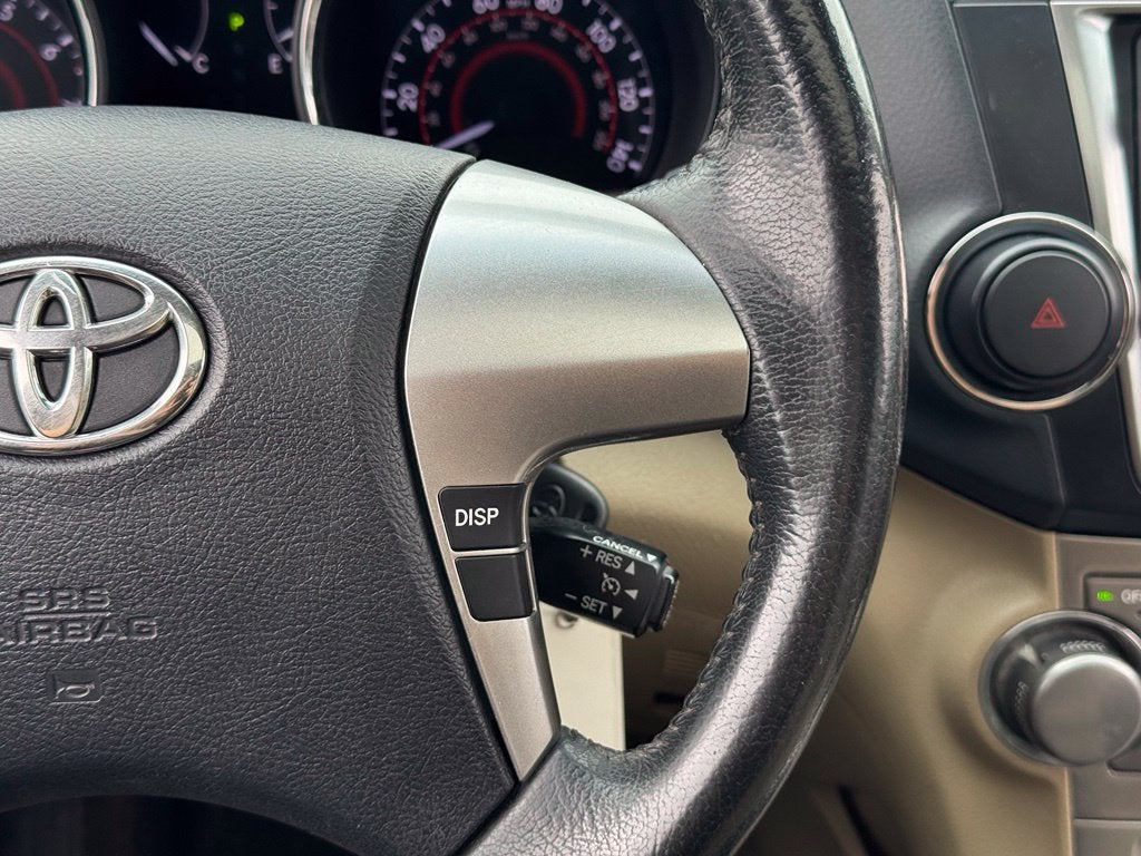 2013 Toyota Highlander SE