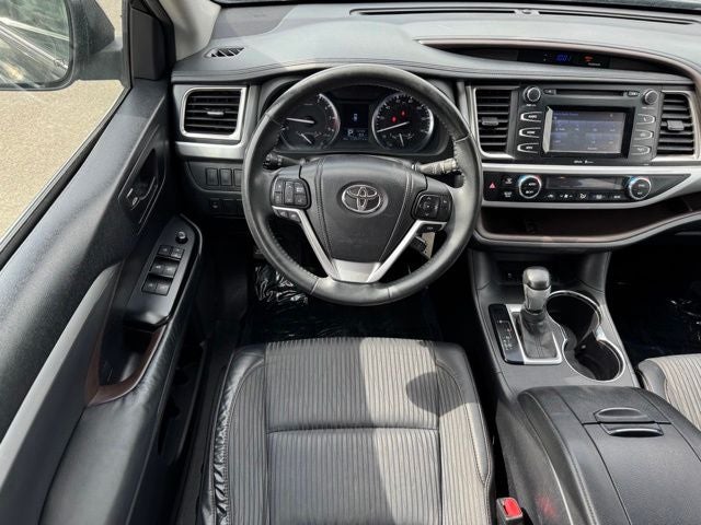 2014 Toyota Highlander LE Plus V6