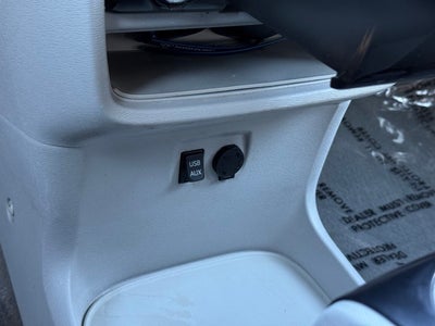 2013 Toyota Sienna LE 8 Passenger