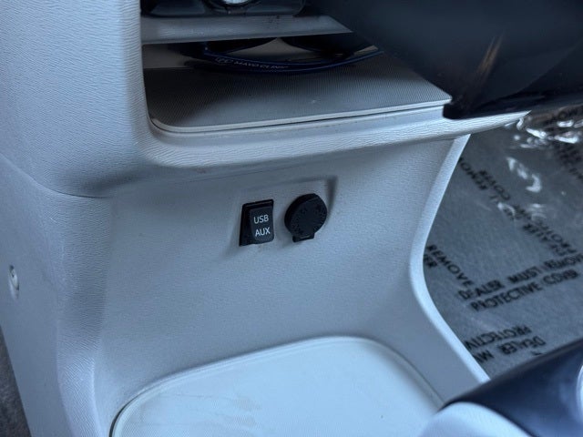 2013 Toyota Sienna LE 8 Passenger