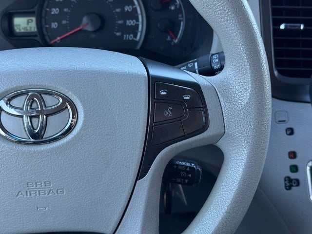 2013 Toyota Sienna LE 8 Passenger