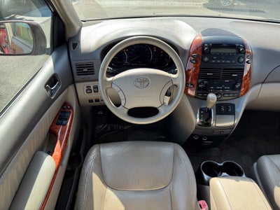 2010 Toyota Sienna XLE