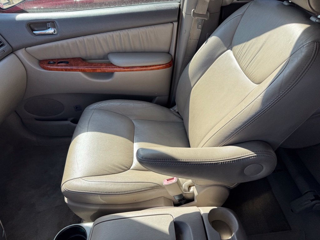 2010 Toyota Sienna XLE