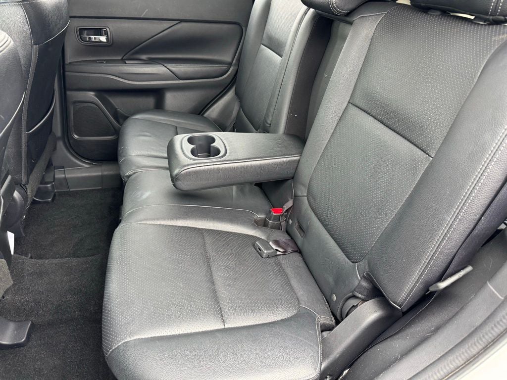 2016 Mitsubishi Outlander ES