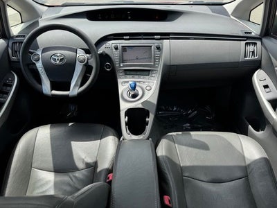 2010 Toyota Prius III
