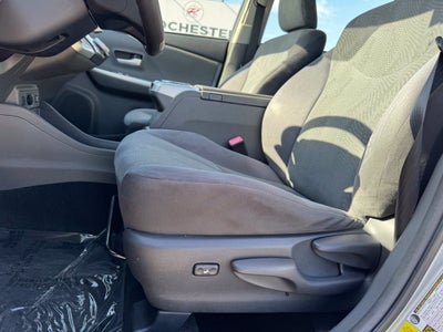 2014 Toyota Prius v Two