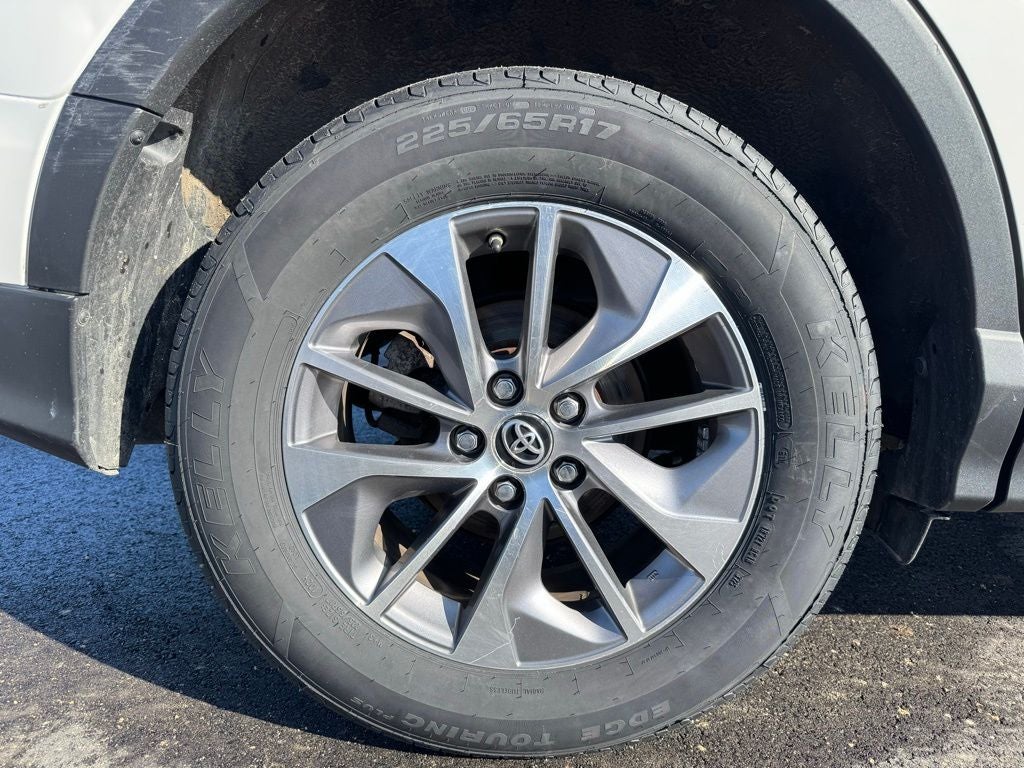 2018 Toyota RAV4 Hybrid LE