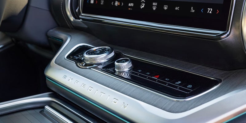New 2027 Ford Expedition Technology | Rochester, MN